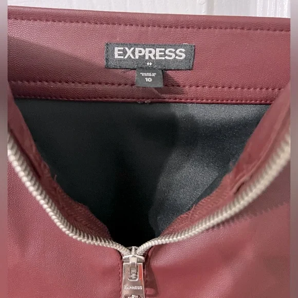 EXPRESS Faux Leather Zippered Mini - Picture 4 of 5